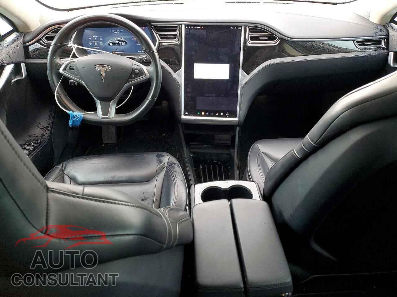 TESLA MODEL S 2015 - 5YJSA1E26FF119784