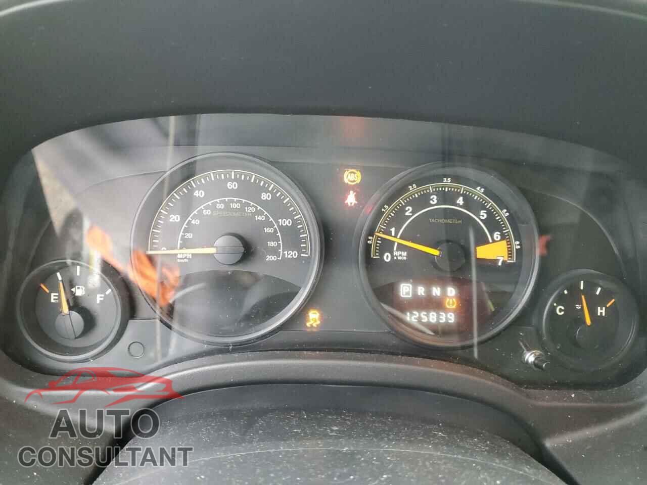 JEEP COMPASS 2015 - 1C4NJCBAXFD156199