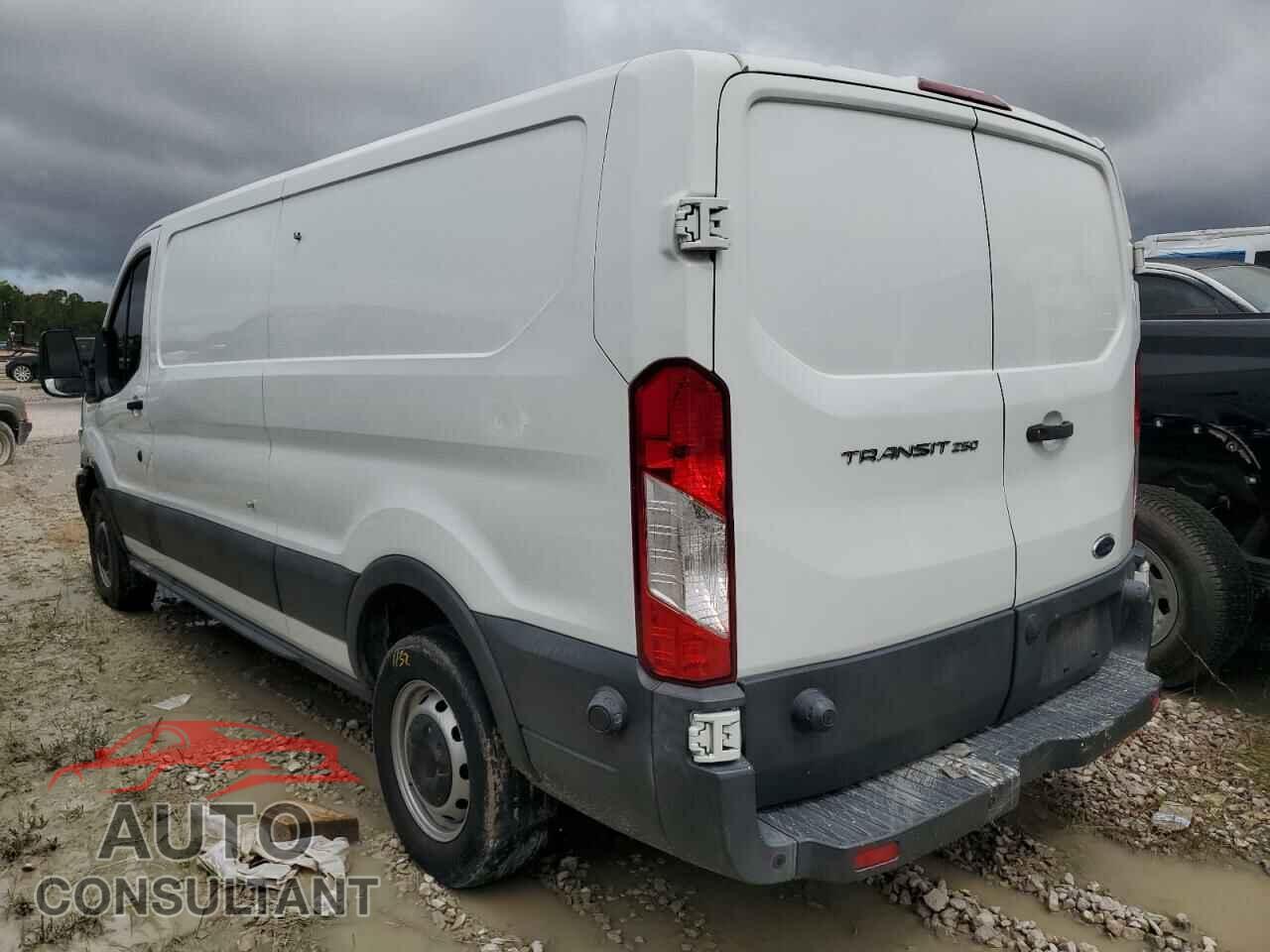 FORD TRANSIT 2018 - 1FTYR2YM2JKB17631