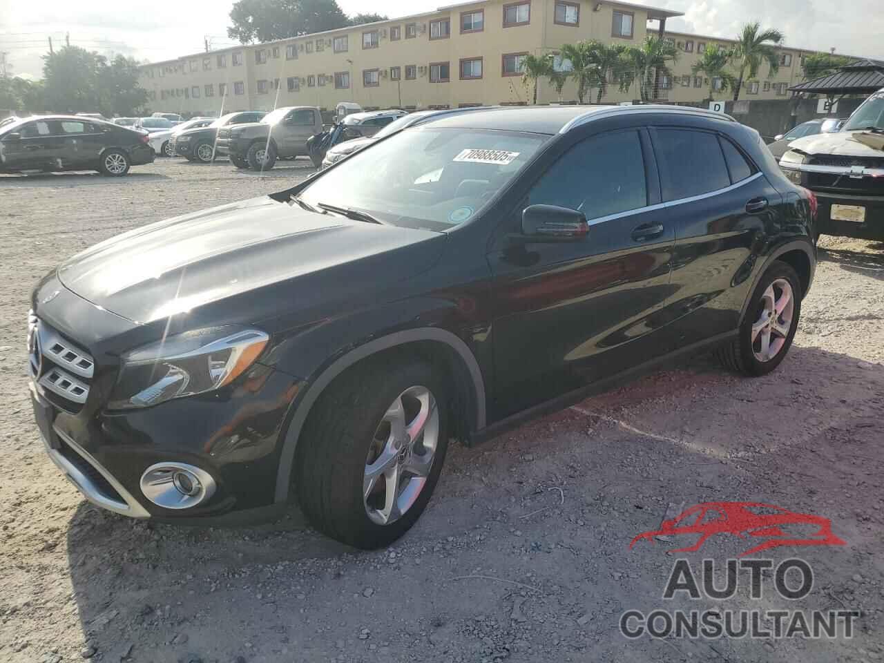 MERCEDES-BENZ GLA-CLASS 2019 - WDCTG4EB1KJ573555