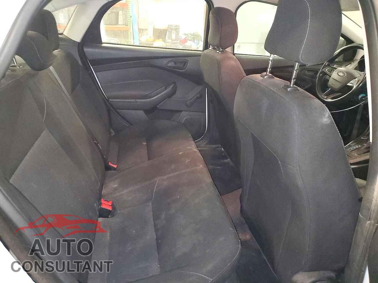 FORD FOCUS 2017 - 1FADP3E20HL332917