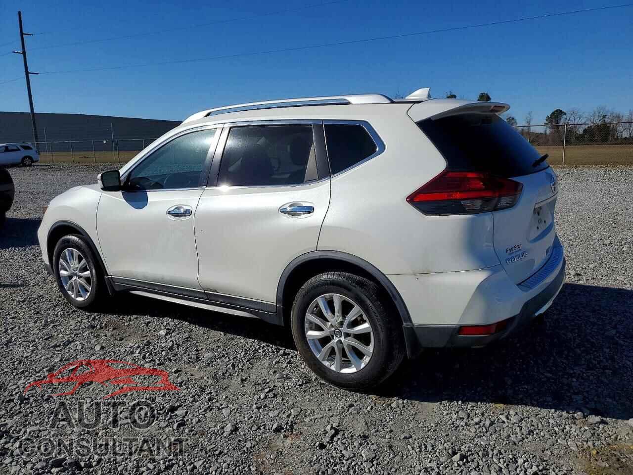 NISSAN ROGUE 2017 - KNMAT2MT3HP611509