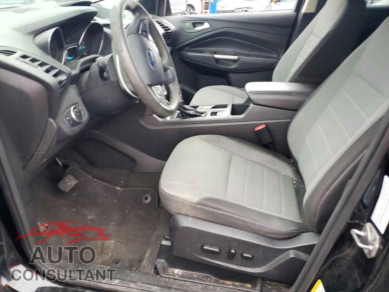 FORD ESCAPE 2017 - 1FMCU0GD6HUB03871