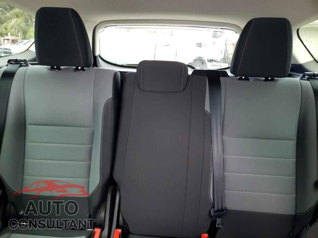 FORD ESCAPE 2017 - 1FMCU0F74HUD29385