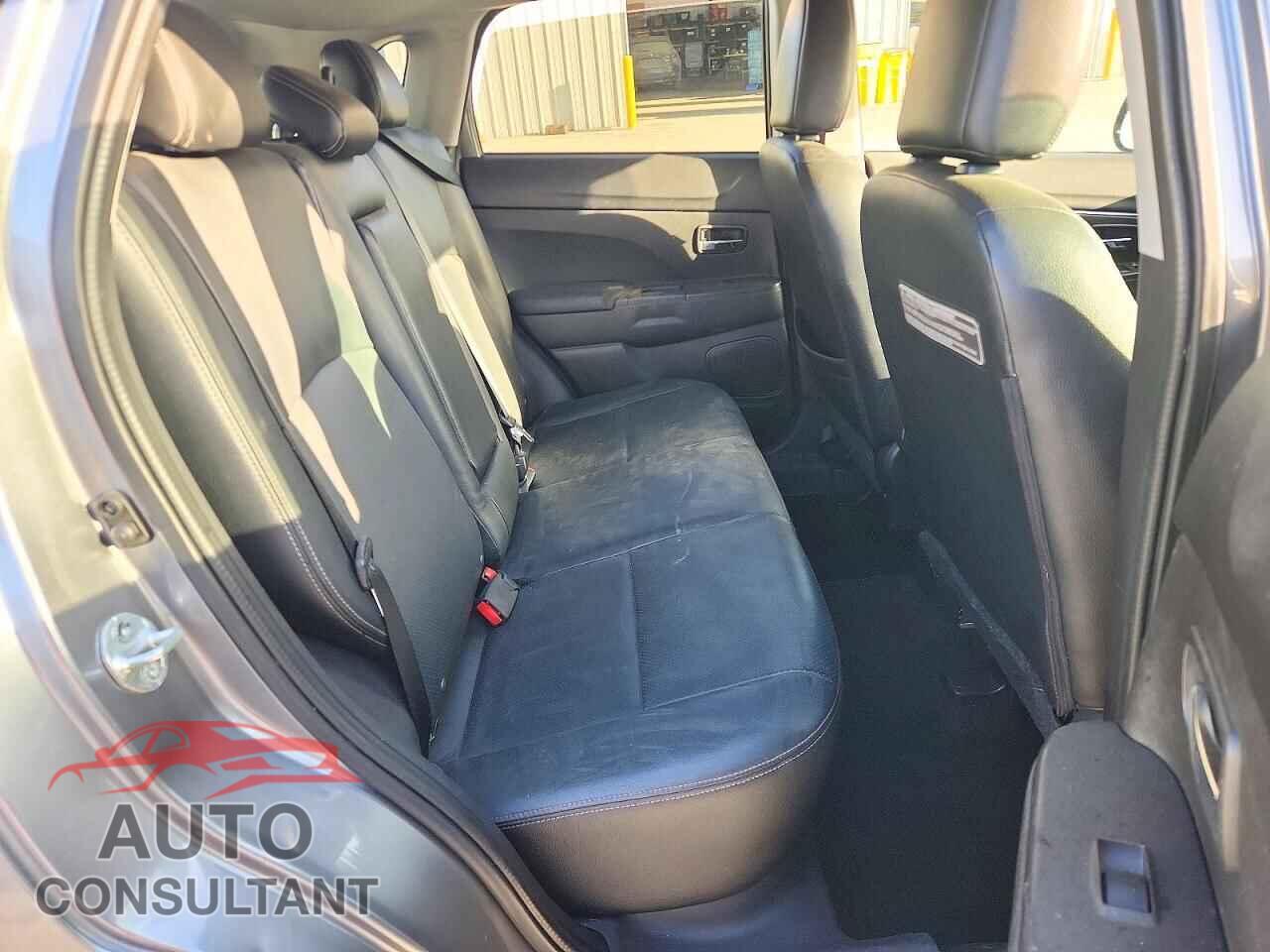 MITSUBISHI OUTLANDER 2015 - 4A4AR4AU4FE034871
