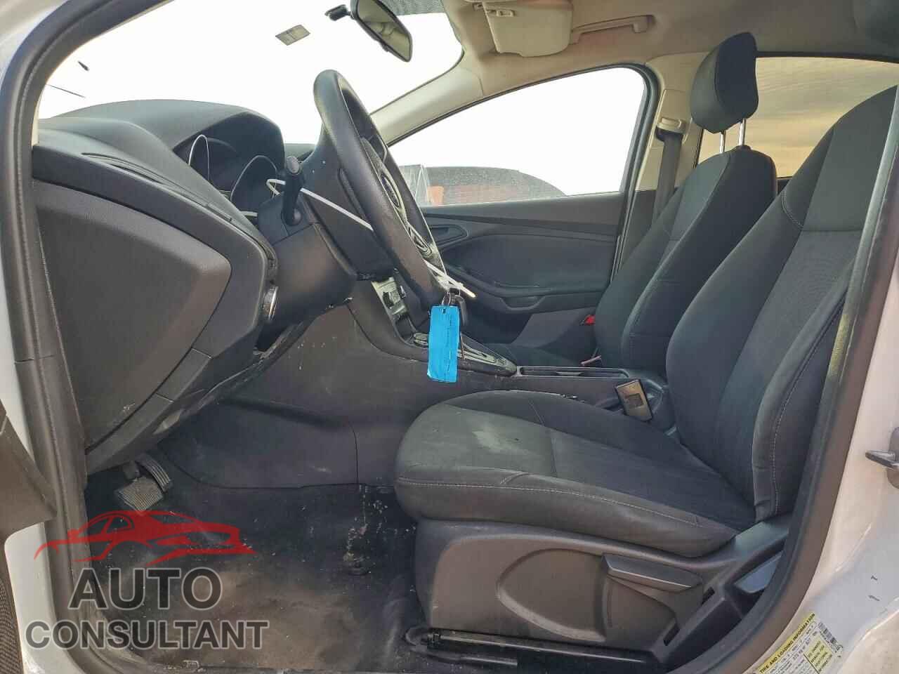 FORD FOCUS 2015 - 1FADP3E24FL323778
