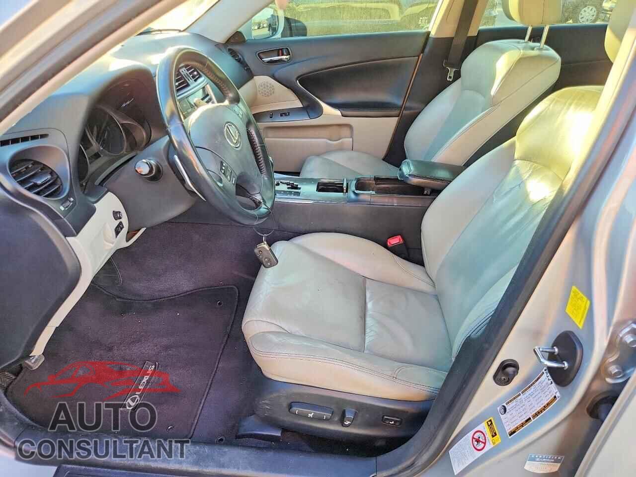 LEXUS IS 2010 - JTHBF5C29A5128015