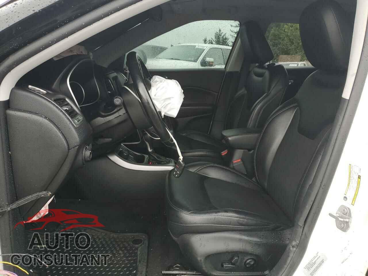 JEEP COMPASS 2018 - 3C4NJDBB1JT132035
