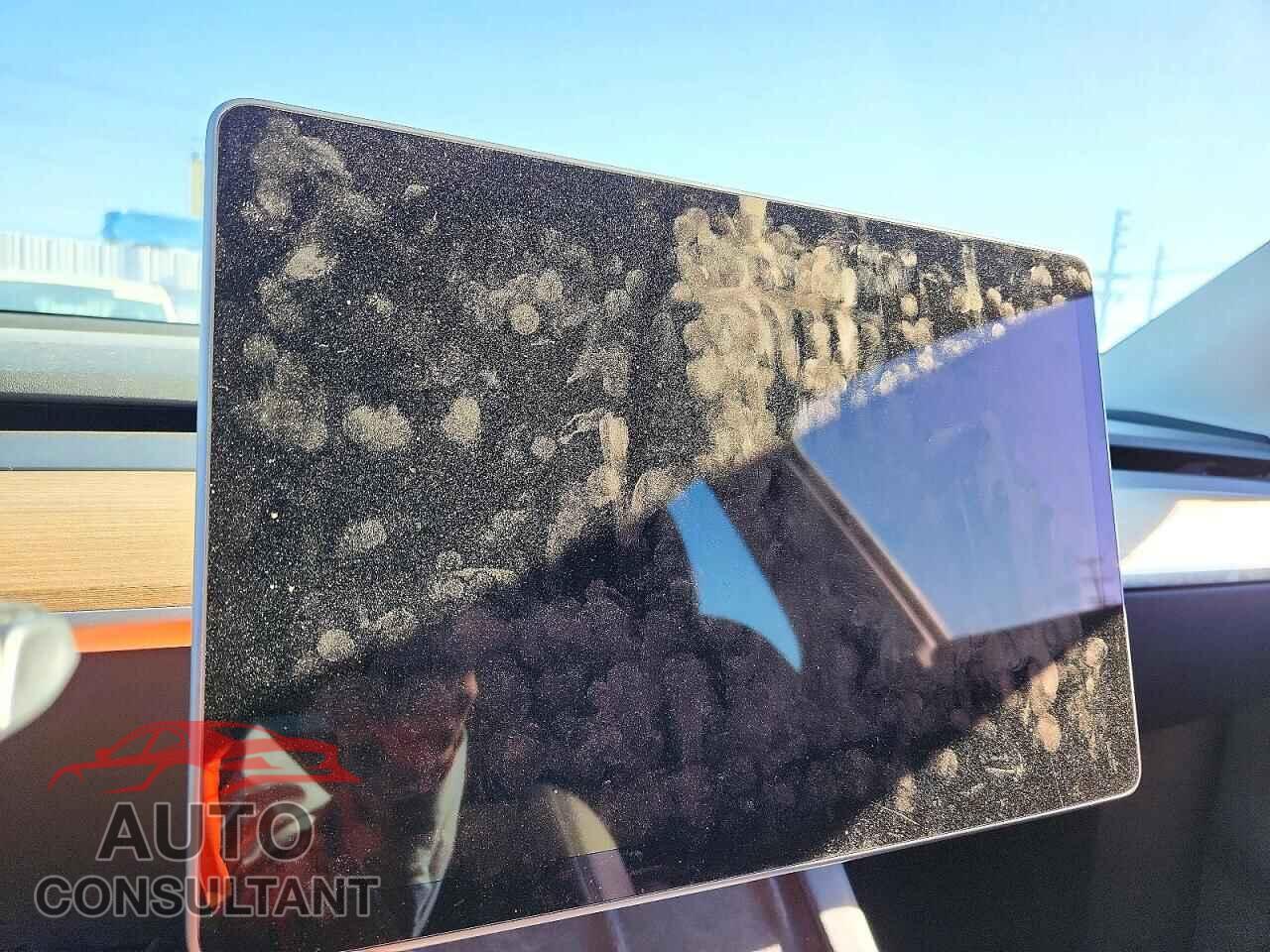 TESLA MODEL Y 2023 - 7SAYGDEE6PA093399