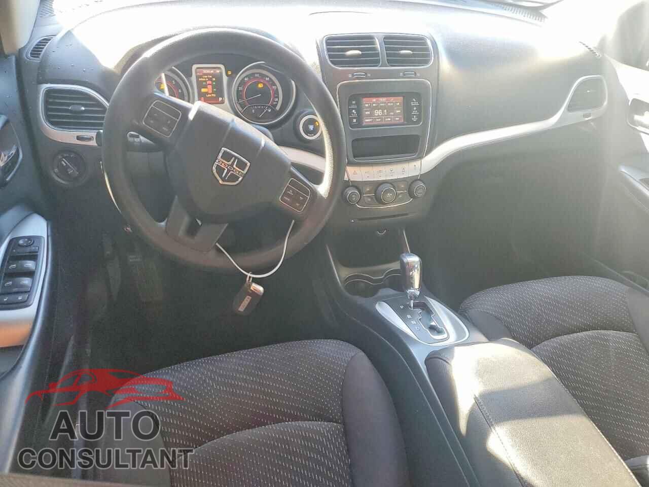 DODGE JOURNEY 2015 - 3C4PDCBB8FT577163