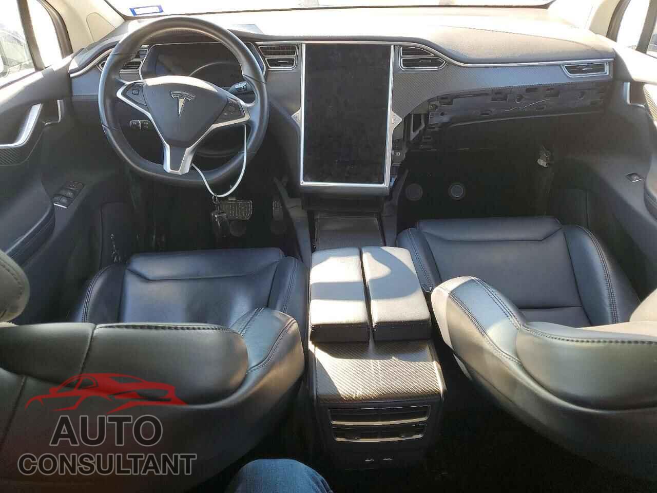 TESLA MODEL X 2017 - 5YJXCBE29HF064028