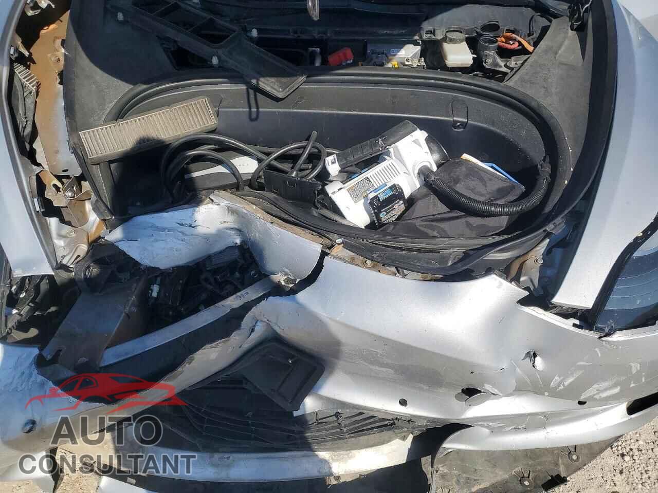 TESLA MODEL 3 2018 - 5YJ3E1EB8JF099507