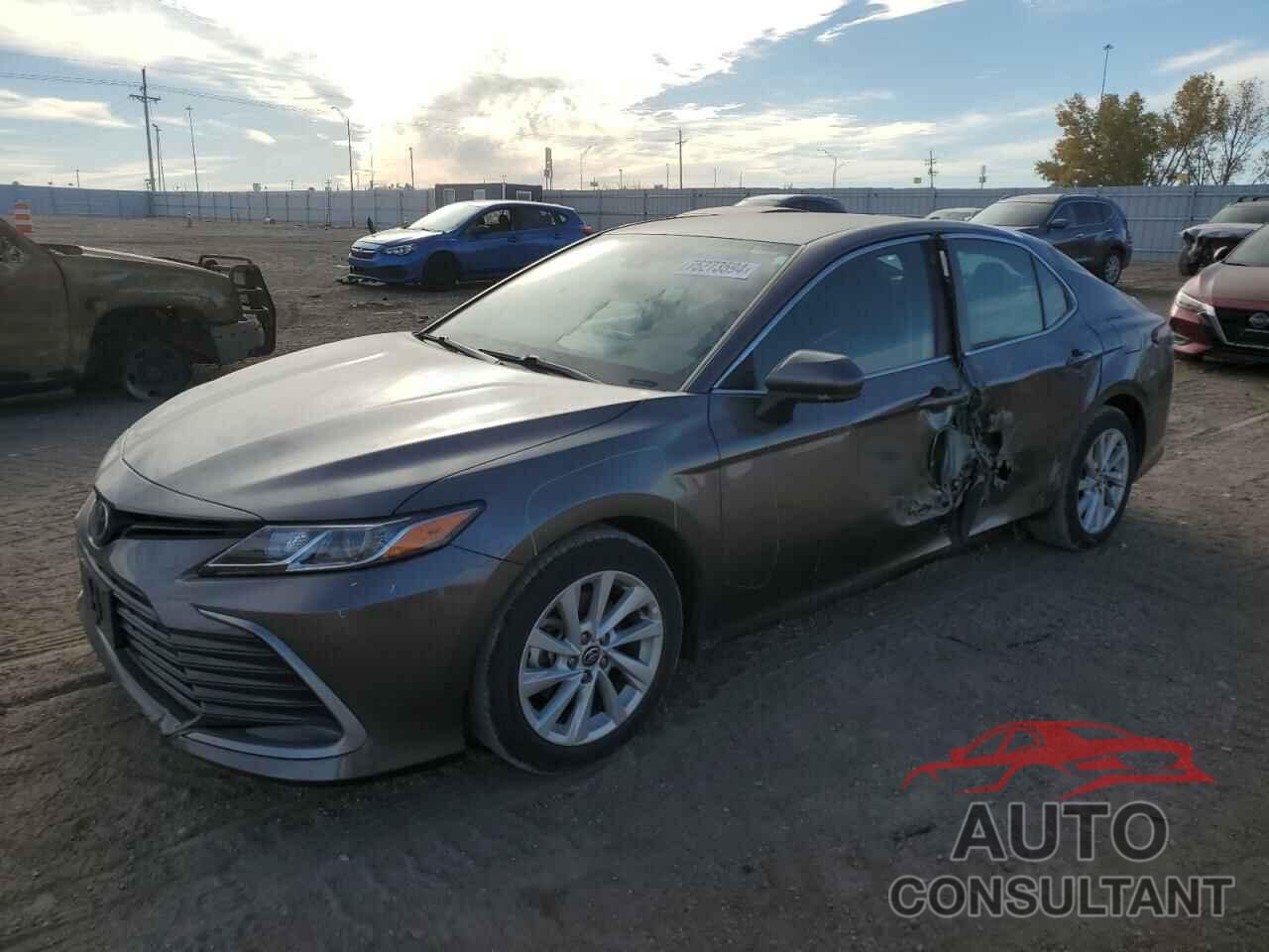 TOYOTA CAMRY 2022 - 4T1C11BK1NU048598