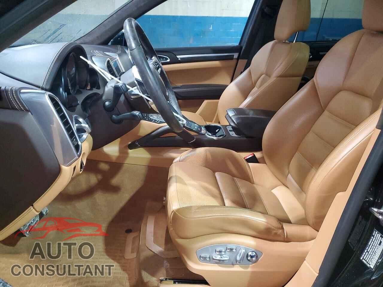 PORSCHE CAYENNE 2018 - WP1AC2A21JLA85324