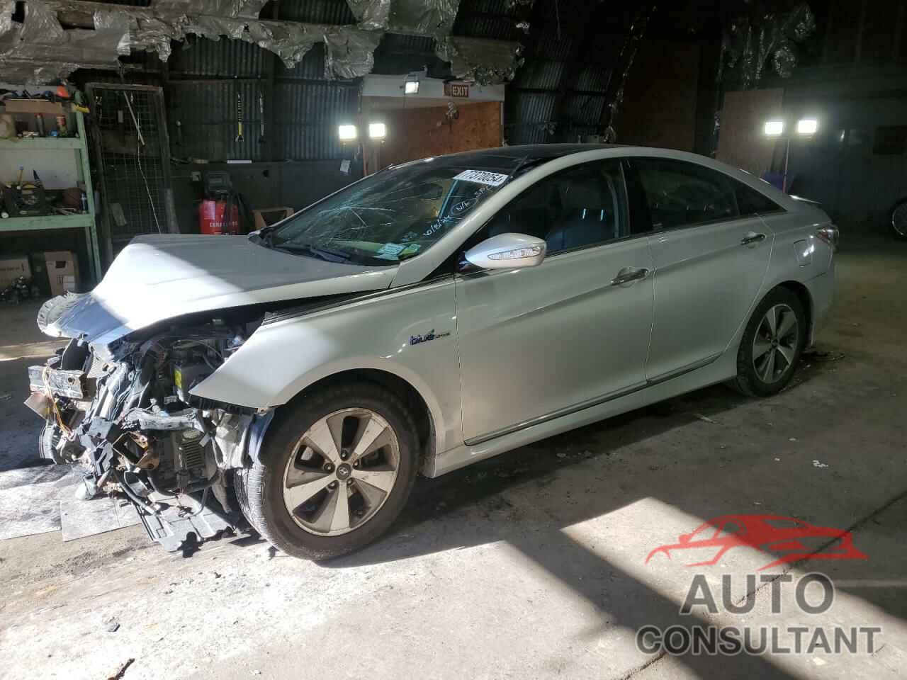 HYUNDAI SONATA 2011 - KMHEC4A4XBA018245