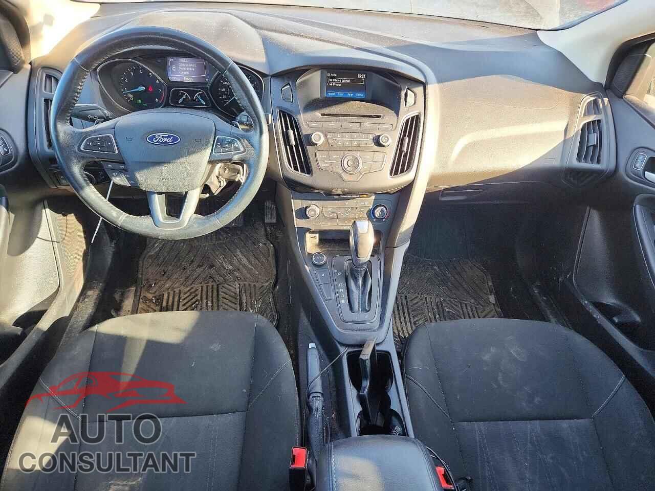 FORD FOCUS 2015 - 1FADP3F28FL251126