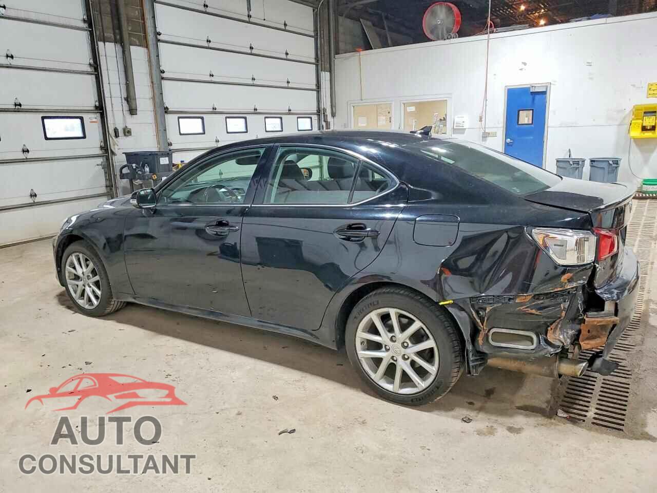 LEXUS IS 2011 - JTHCF5C22B5047413