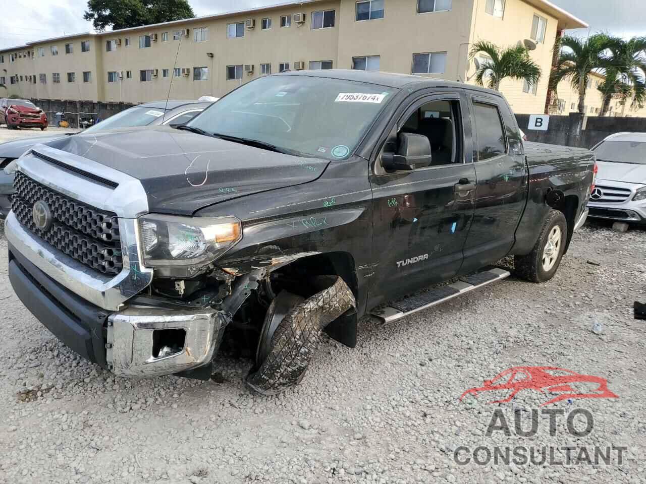 TOYOTA TUNDRA 2018 - 5TFUM5F18JX075735