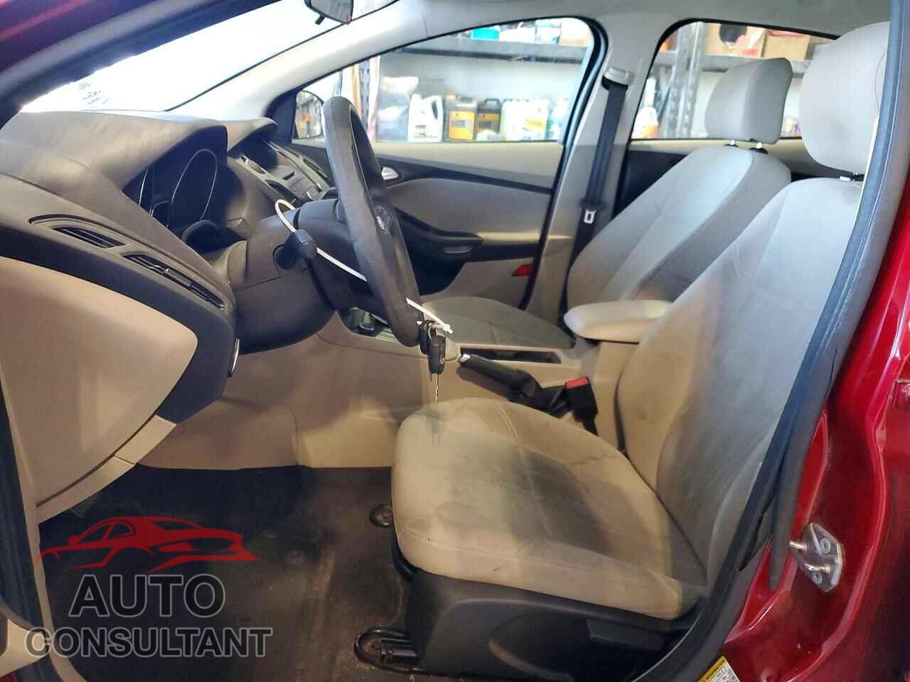 FORD FOCUS 2015 - 1FADP3F2XFL252911