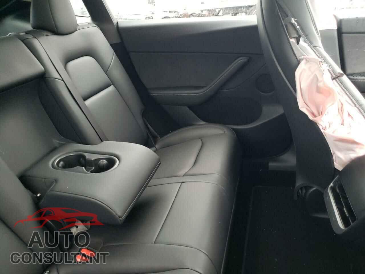 TESLA MODEL Y 2024 - 7SAYGDEE6RF019714