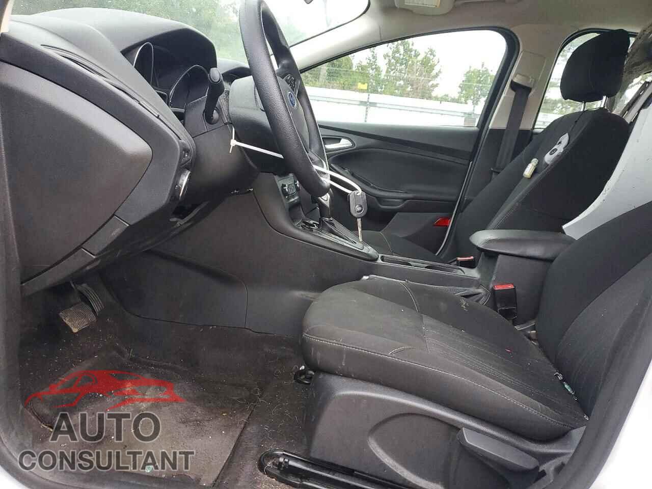 FORD FOCUS 2017 - 1FADP3F23HL327595