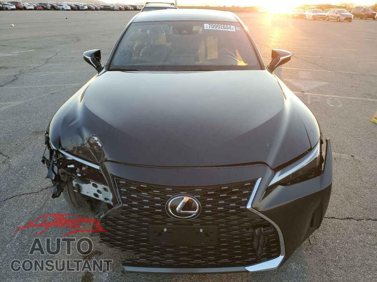 LEXUS IS 2021 - JTHAA1D22M5116973
