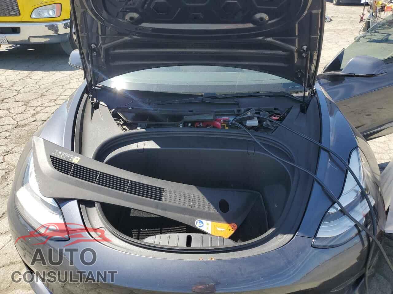 TESLA MODEL 3 2018 - 5YJ3E1EA9JF020028