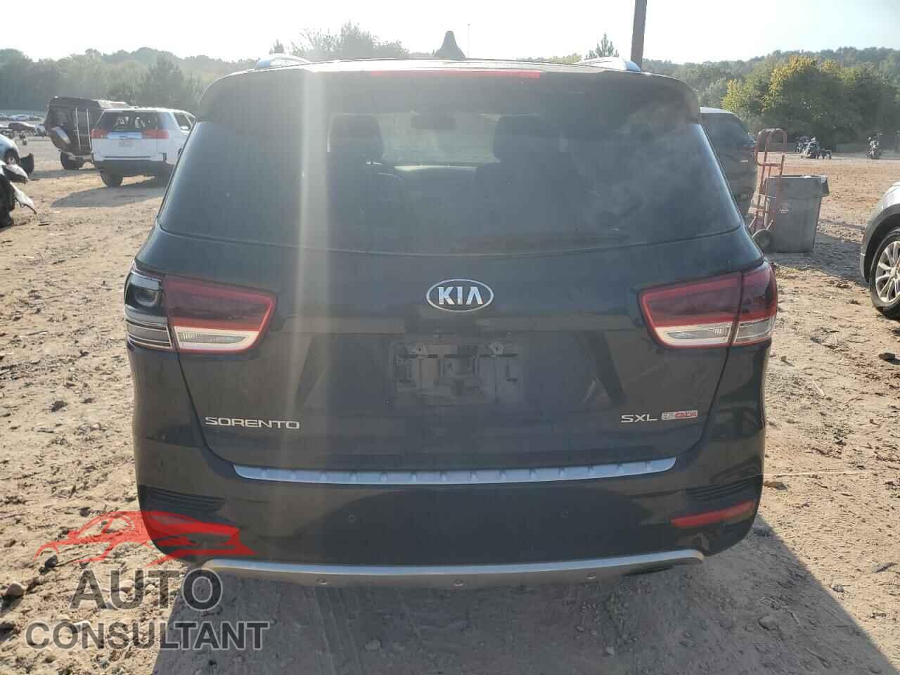 KIA SORENTO 2016 - 5XYPKDA11GG127724