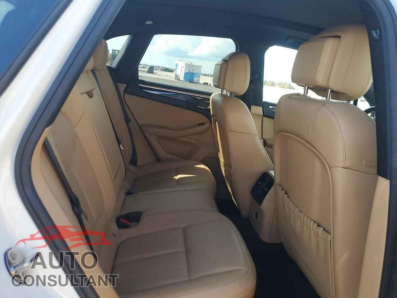 PORSCHE MACAN 2018 - WP1AA2A51JLB14823