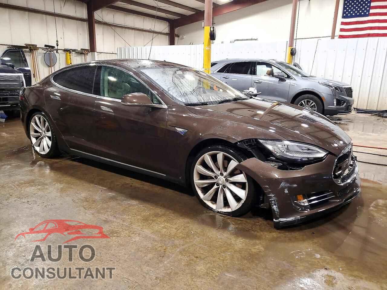 TESLA MODEL S 2013 - 5YJSA1CG2DFP05071