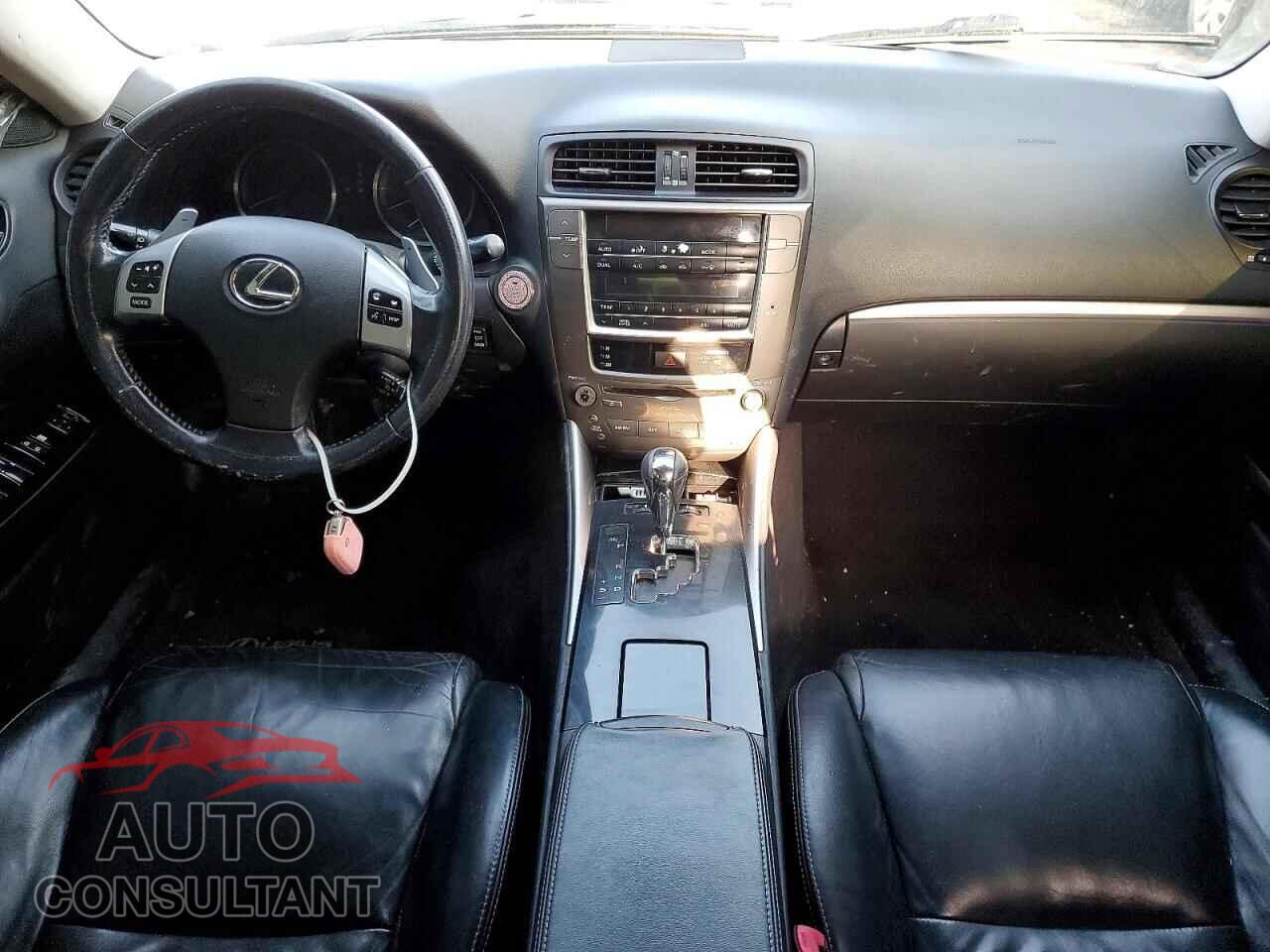 LEXUS IS 2011 - JTHCF5C28B5046962
