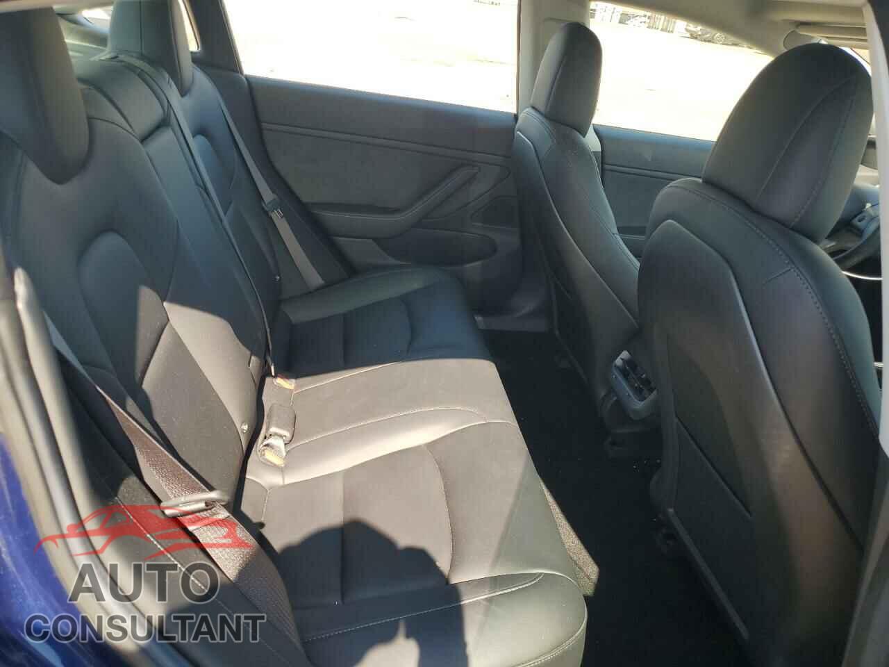 TESLA MODEL 3 2018 - 5YJ3E1EB0JF063858