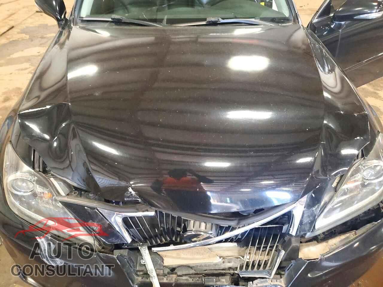 LEXUS IS 2011 - JTHCF5C25B5047843