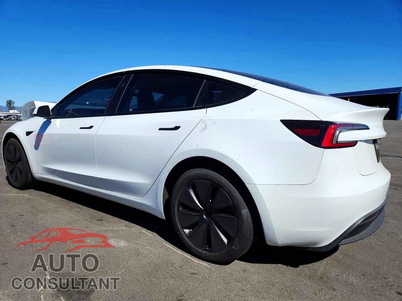TESLA MODEL 3 2024 - 5YJ3E1EA4RF729204