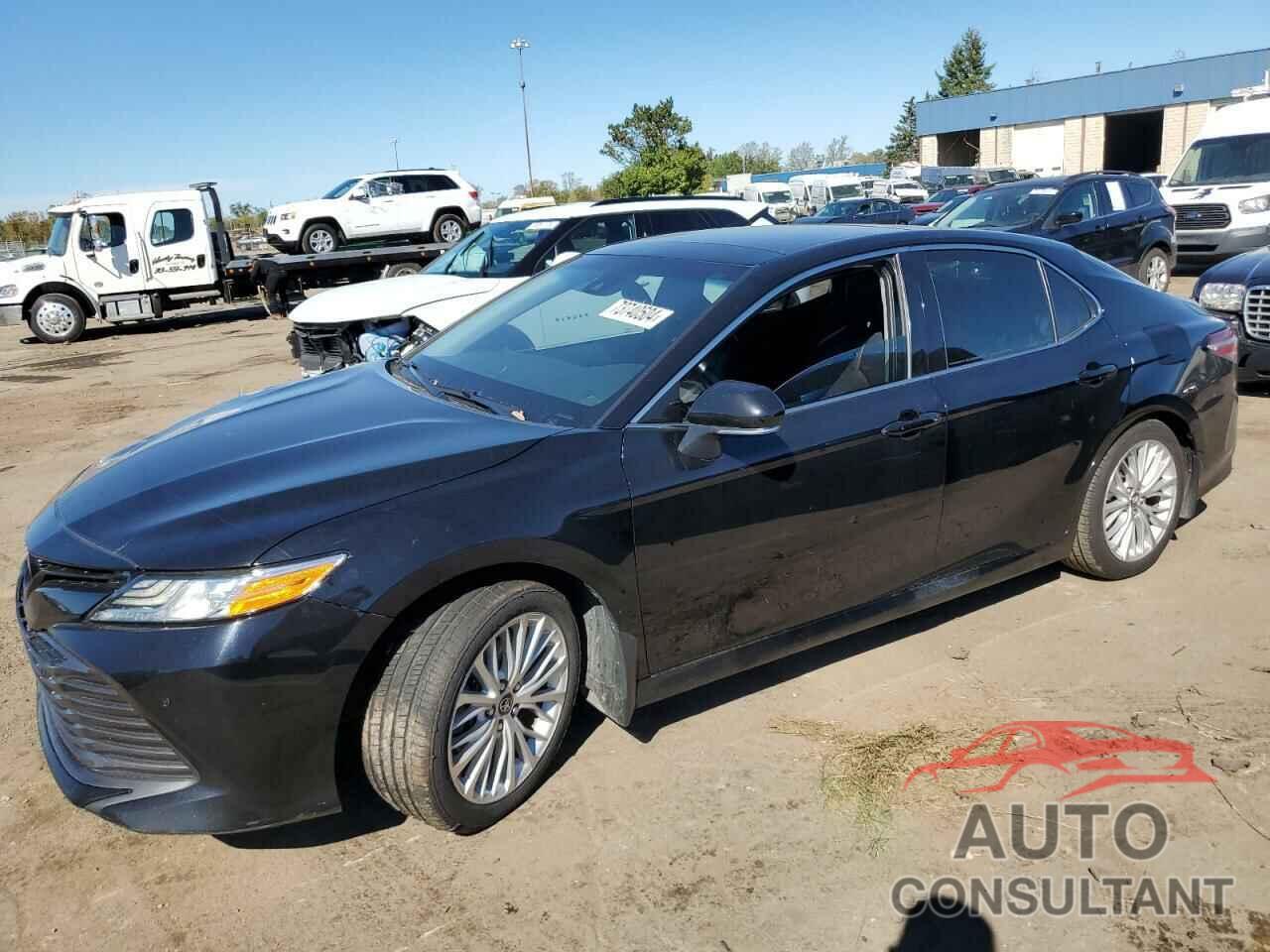 TOYOTA CAMRY 2018 - 4T1B11HK0JU057113