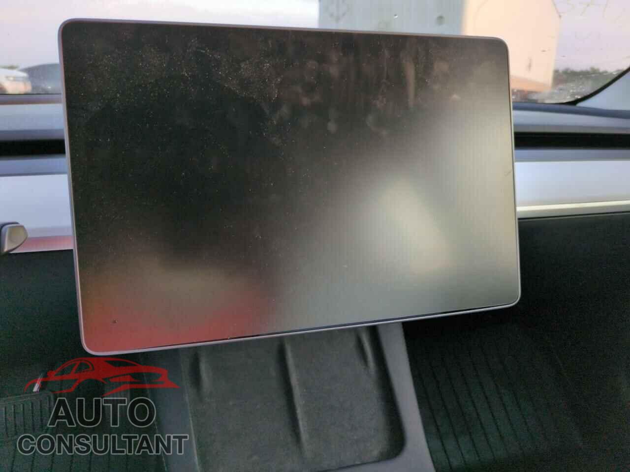 TESLA MODEL 3 2021 - 5YJ3E1EB0MF036471