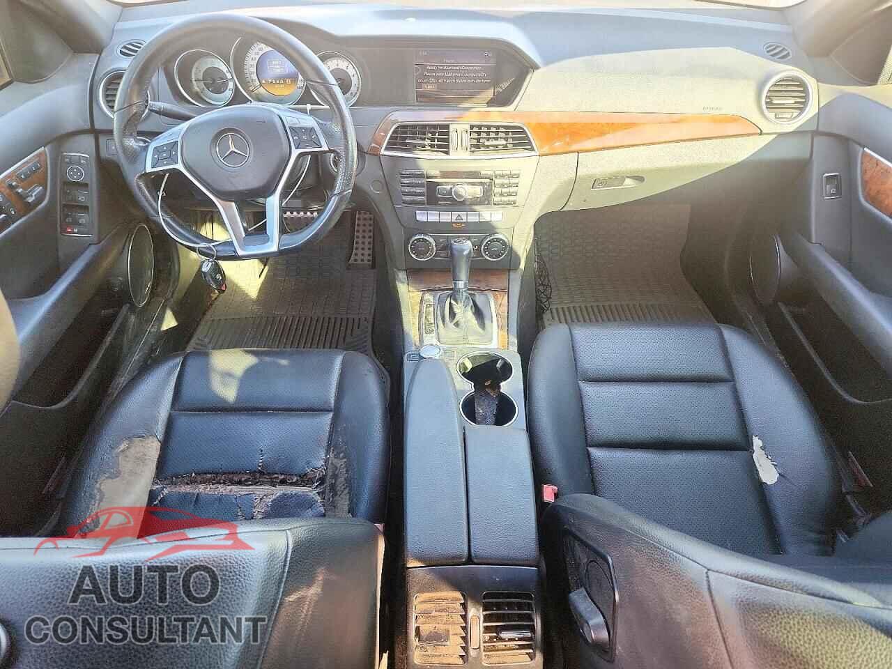 MERCEDES-BENZ C-CLASS 2012 - WDDGF8BB9CR206871