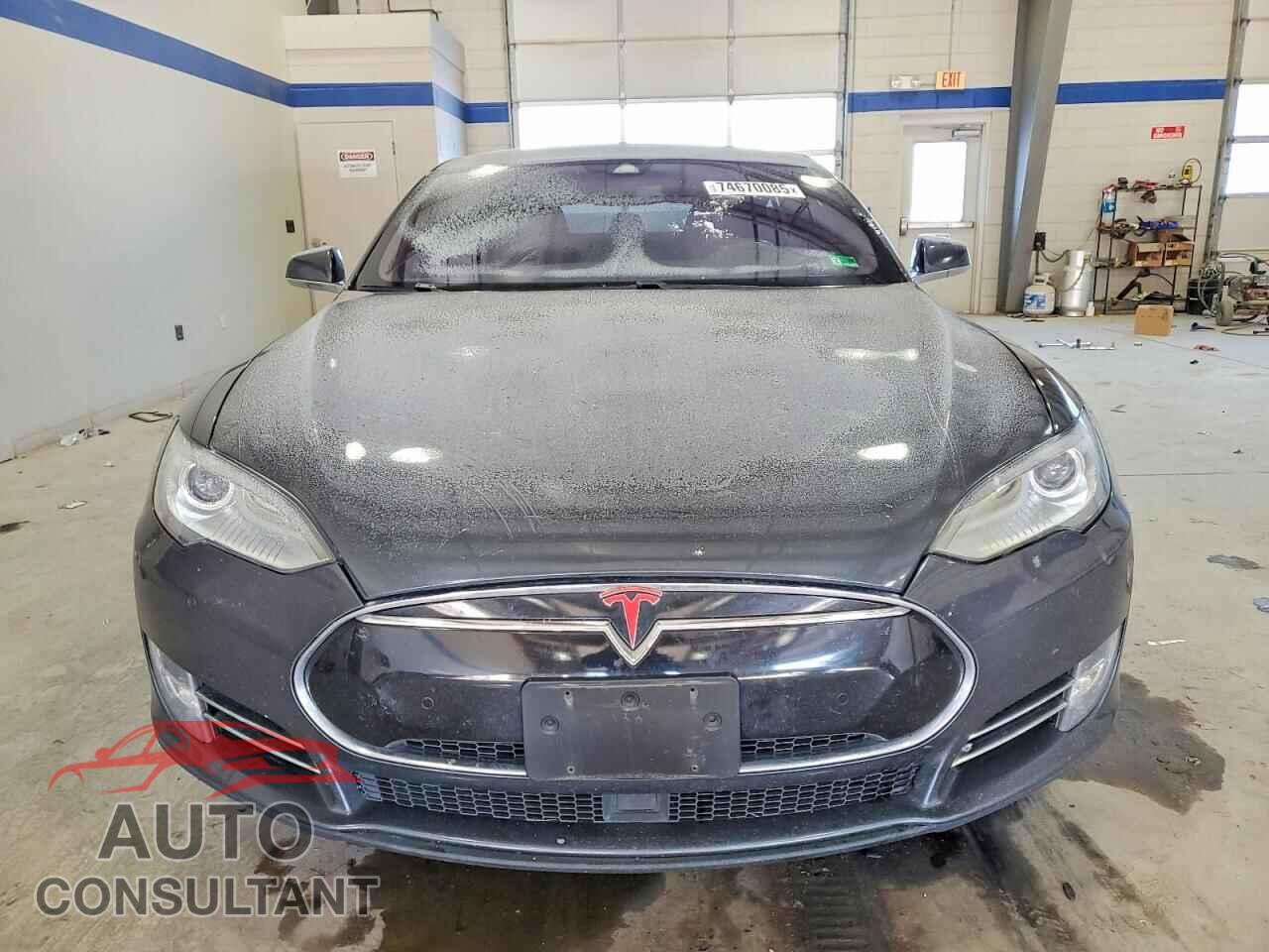 TESLA MODEL S 2015 - 5YJSA1H18FF083907