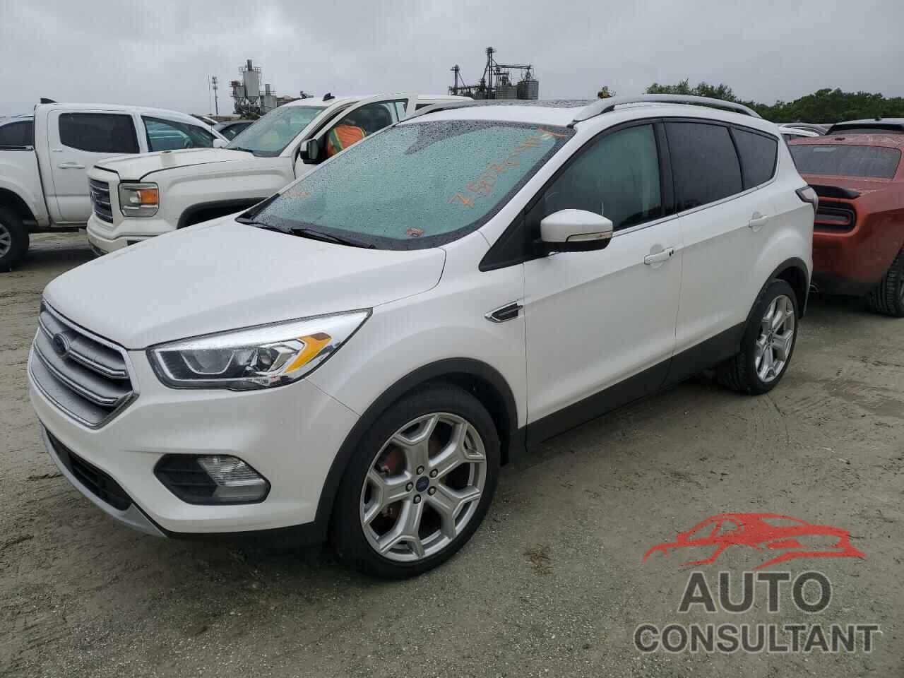 FORD ESCAPE 2017 - 1FMCU0JD4HUE43609