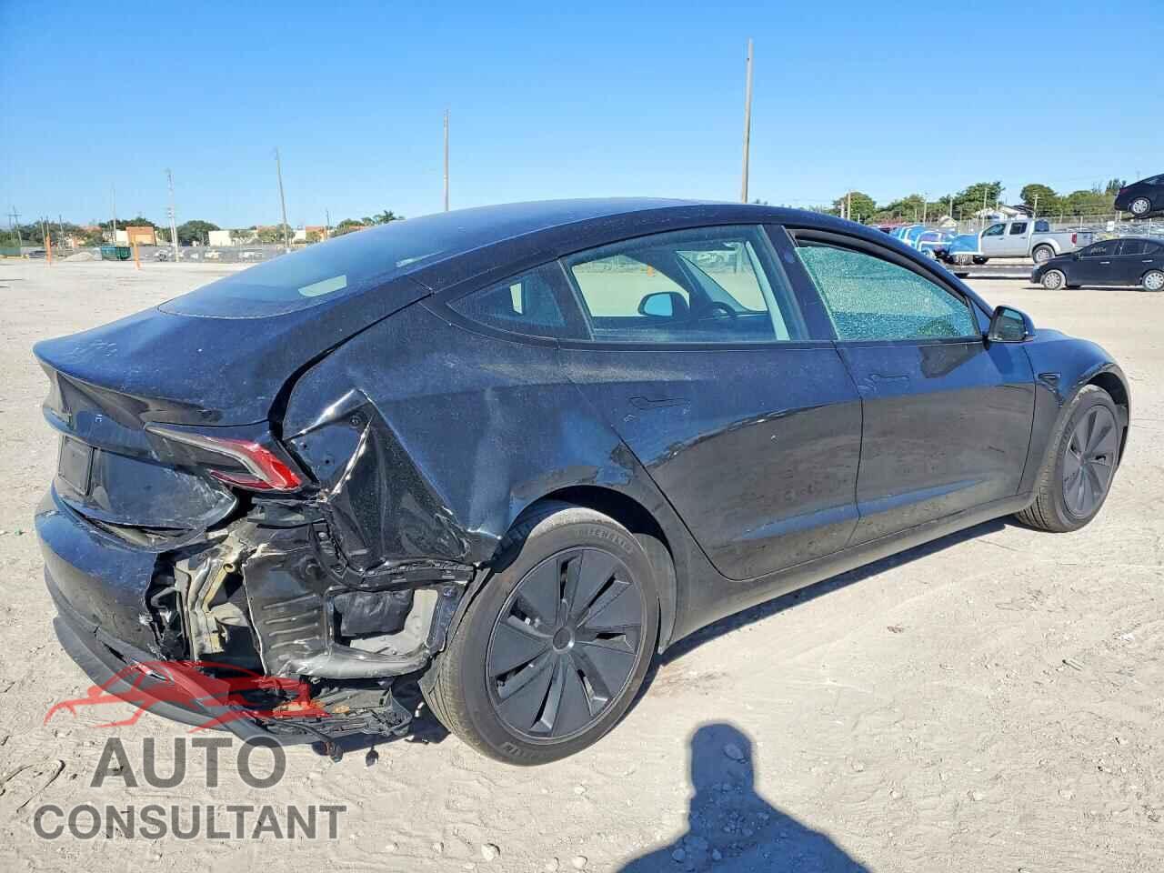 TESLA MODEL 3 2025 - 5YJ3E1EA2SF042602