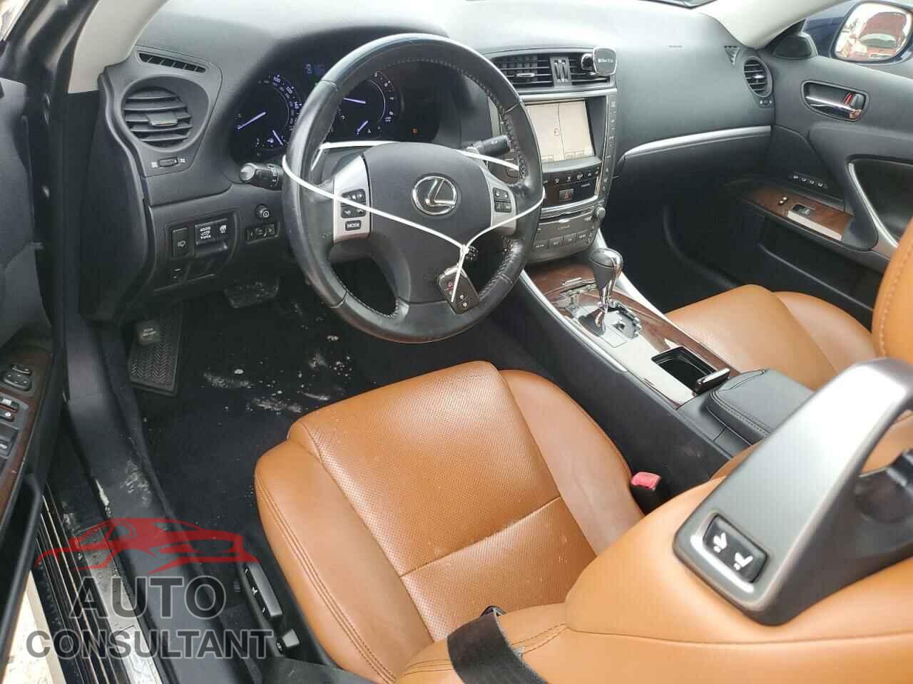 LEXUS IS 2011 - JTHFF2C24B2520094