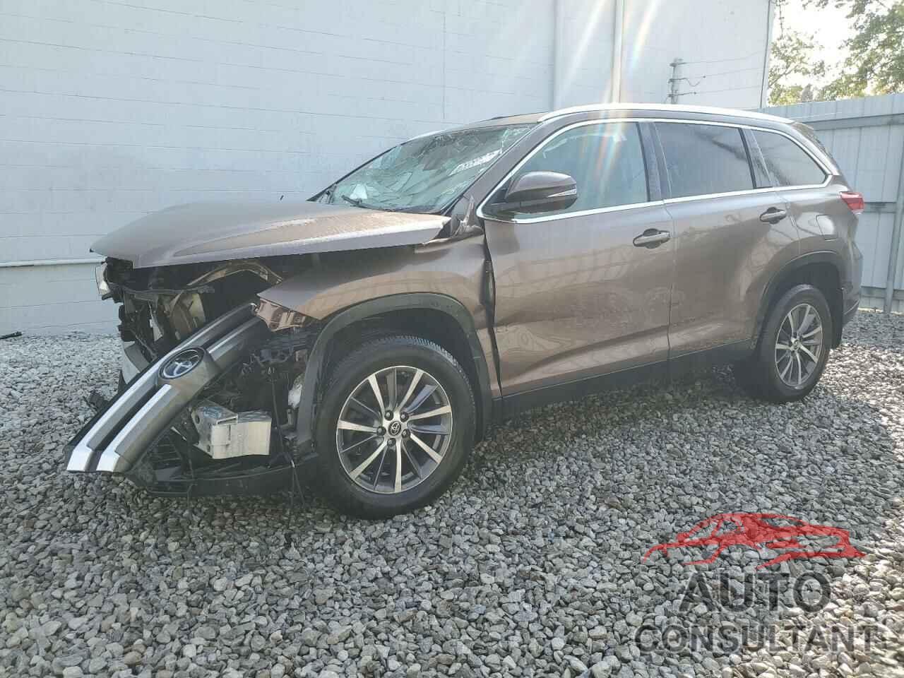 TOYOTA HIGHLANDER 2019 - 5TDJZRFH0KS928712