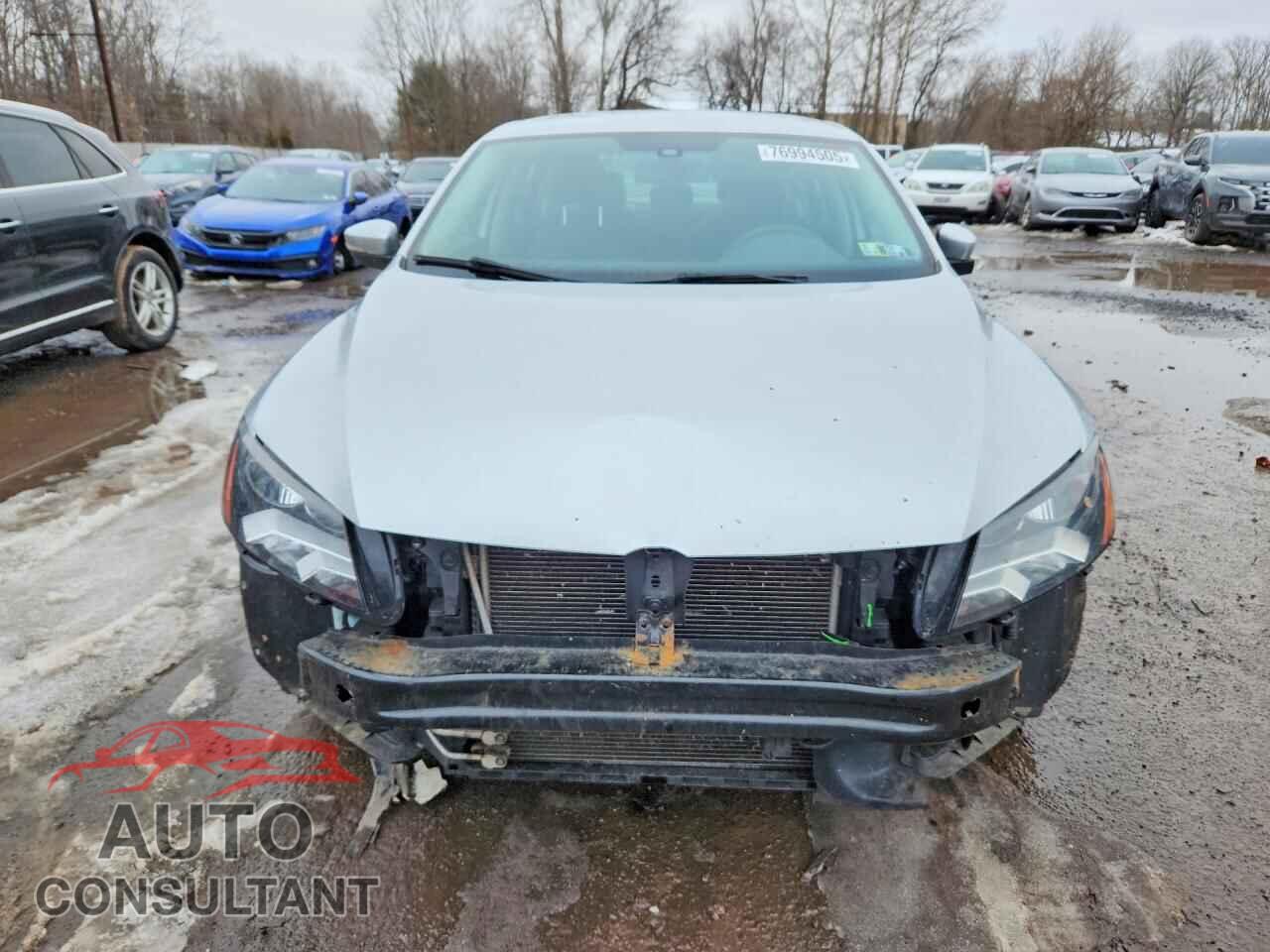 VOLKSWAGEN PASSAT 2014 - 1VWAT7A32EC060636