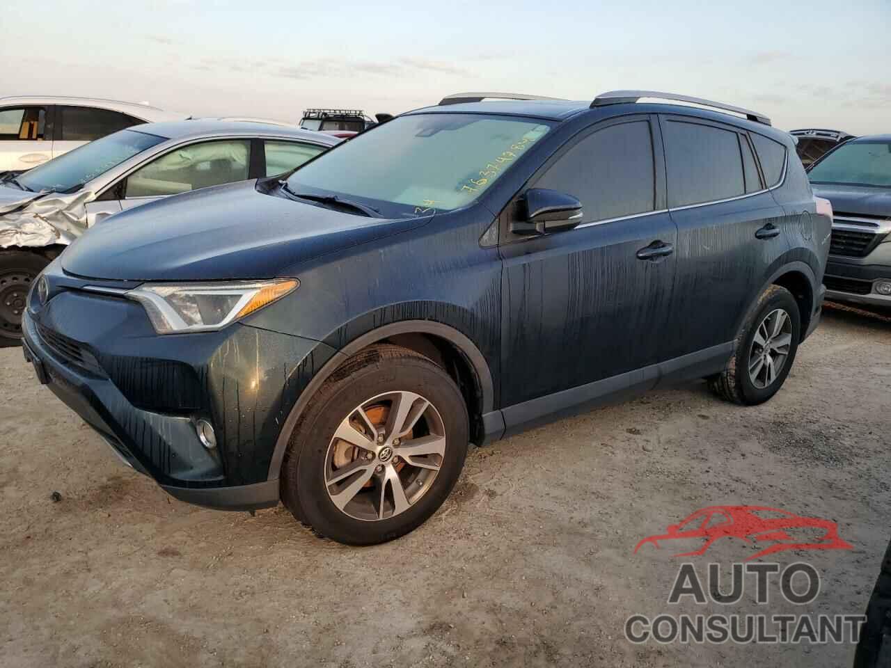 TOYOTA RAV4 2017 - JTMRFREV6HJ127503