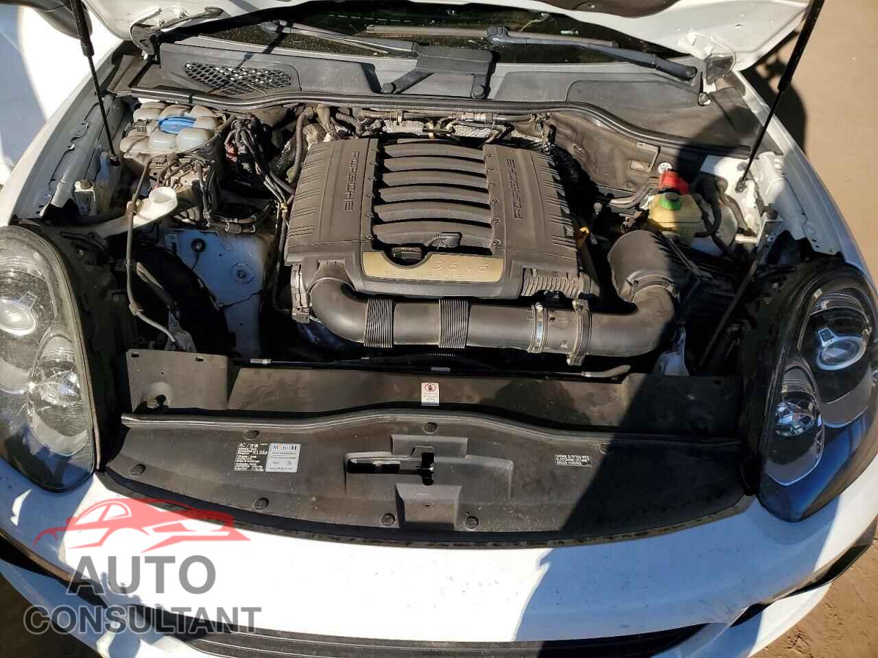 PORSCHE CAYENNE 2016 - WP1AA2A24GKA08936