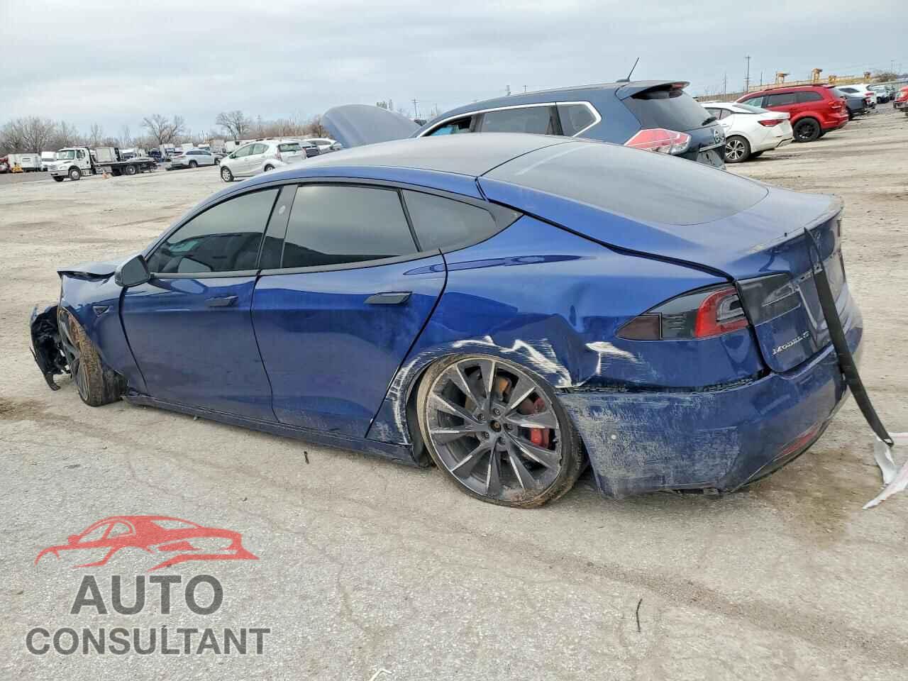 TESLA MODEL S 2018 - 5YJSA1E44JF300182