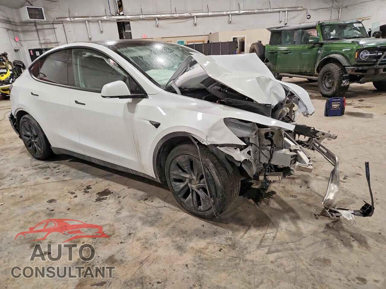 TESLA MODEL Y 2024 - 7SAYGAEE4RF204407