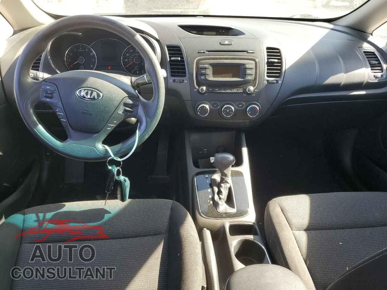KIA FORTE 2017 - 3KPFK4A74HE088948