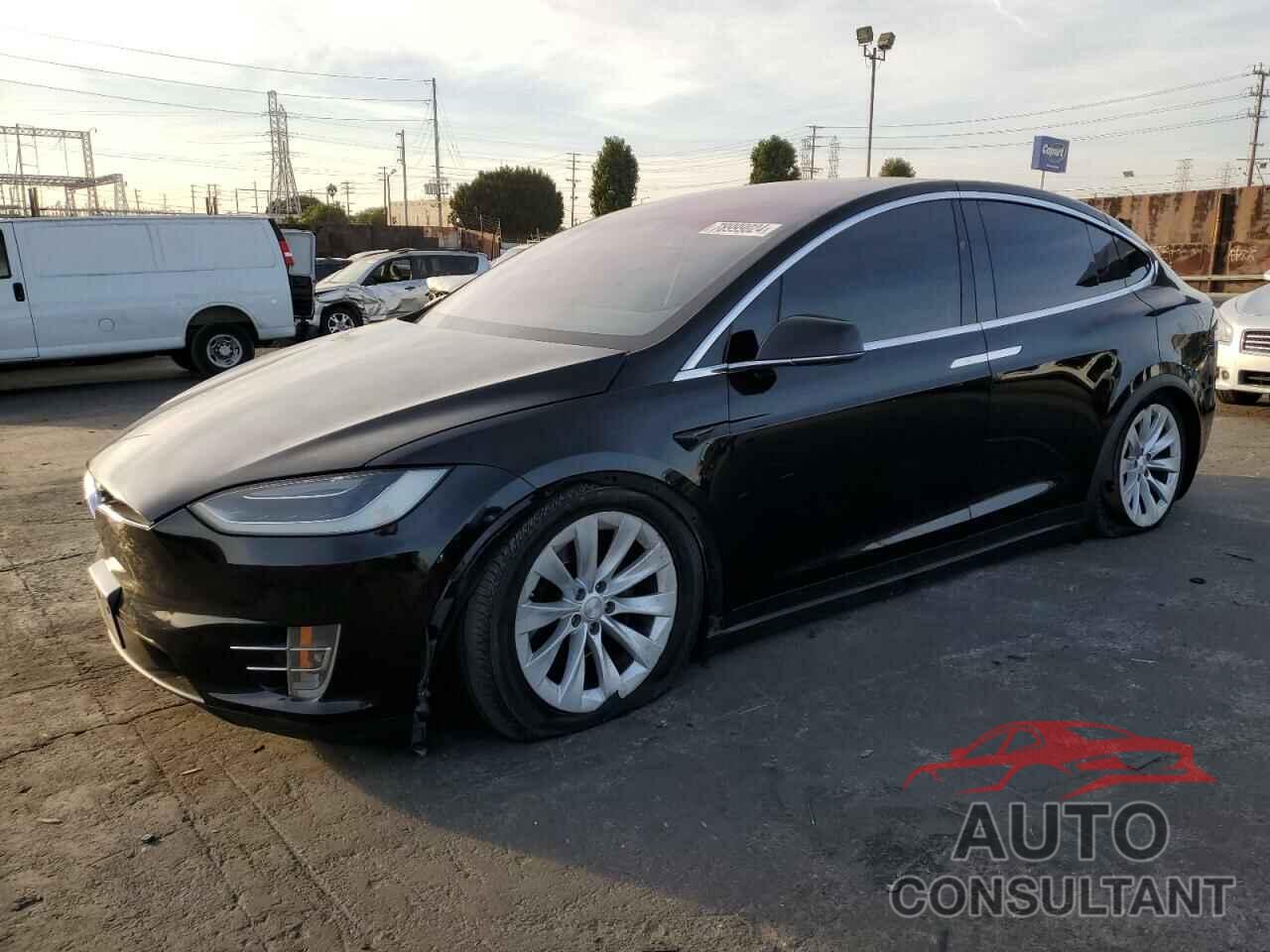 TESLA MODEL X 2018 - 5YJXCAE24JF103883