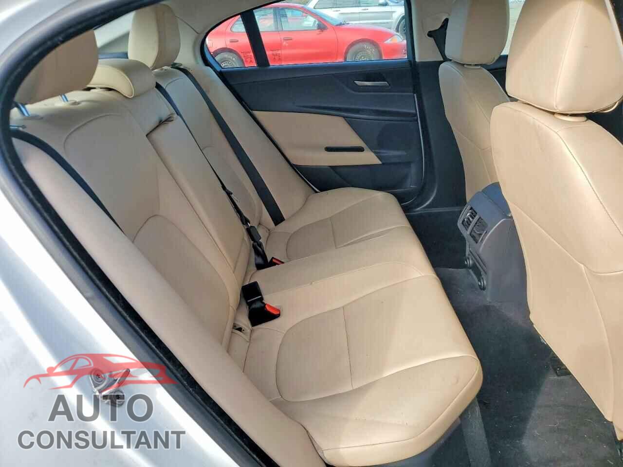 JAGUAR XE 2017 - SAJAR4BG1HA963377